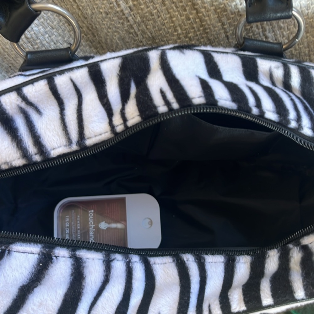 Zebra hello kitty purse - Picture 4 of 15